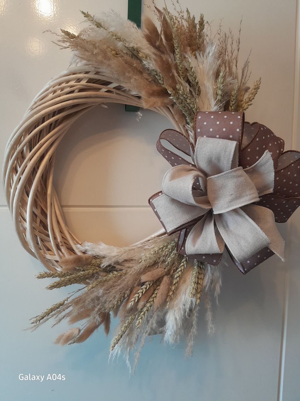 14 Inch Chunky Wicker Wreath with Pampas, Dried Lagurus & Wheat Grass