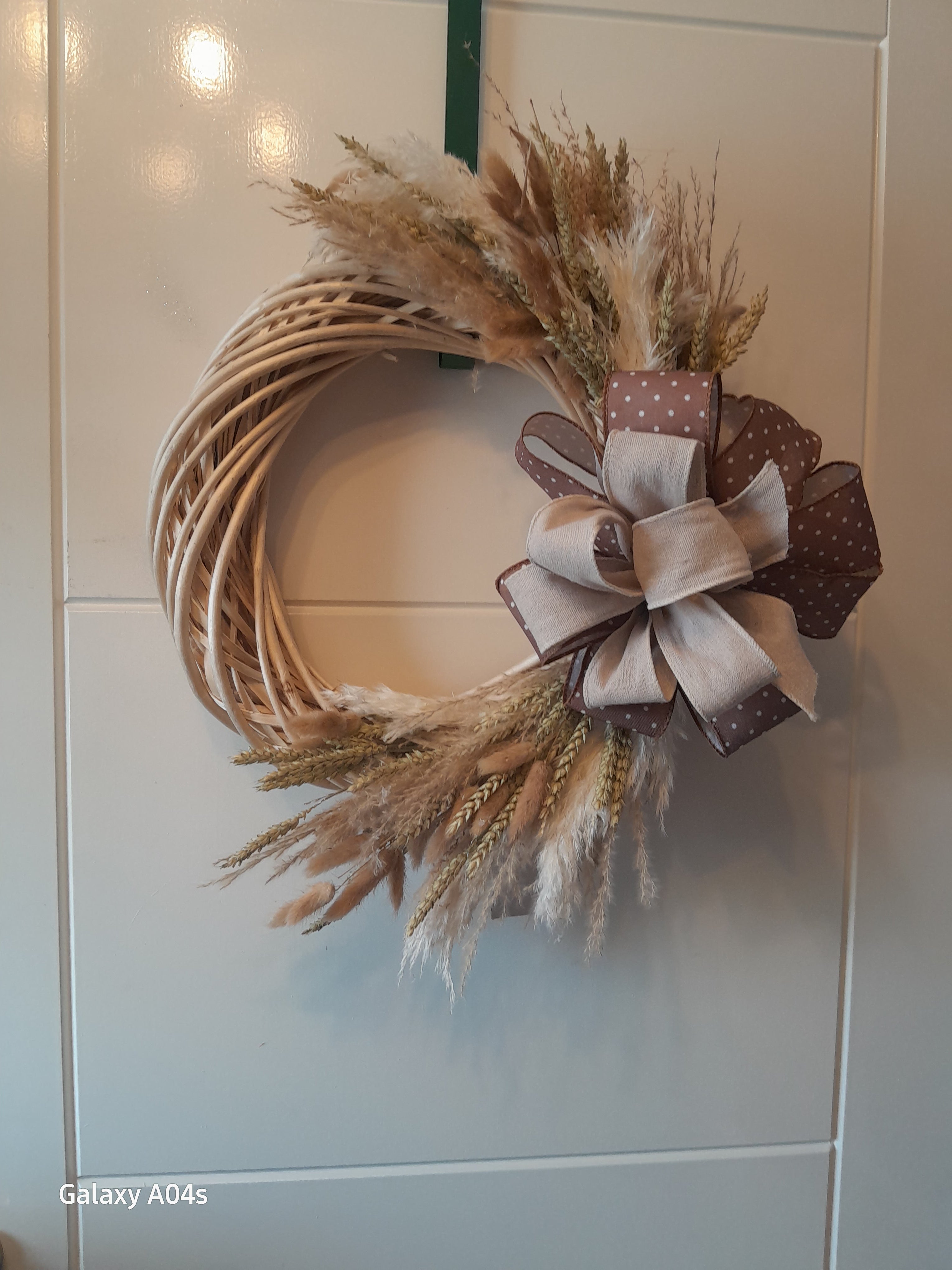 14 Inch Chunky Wicker Wreath with Pampas, Dried Lagurus & Wheat Grass