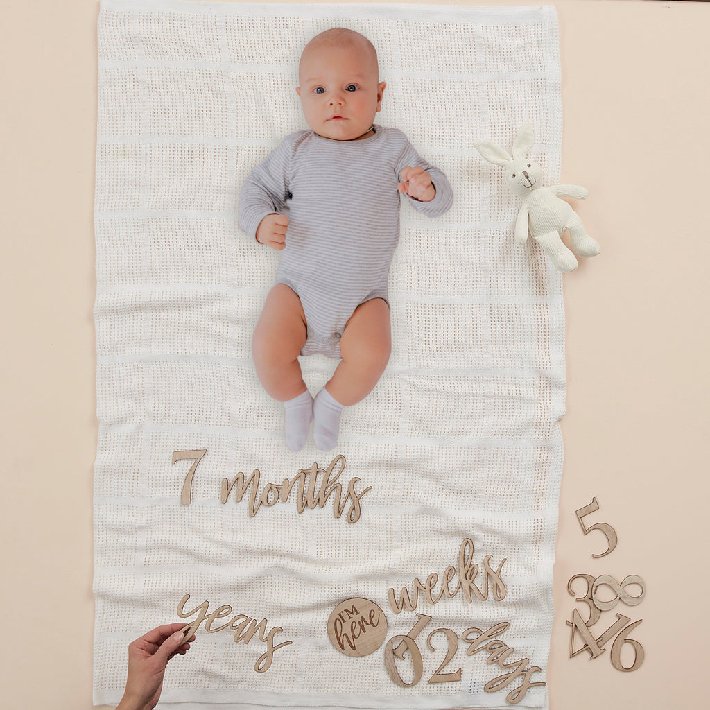 Wooden Pregnancy & Baby Milestone Signs- 5 Inner Pack
