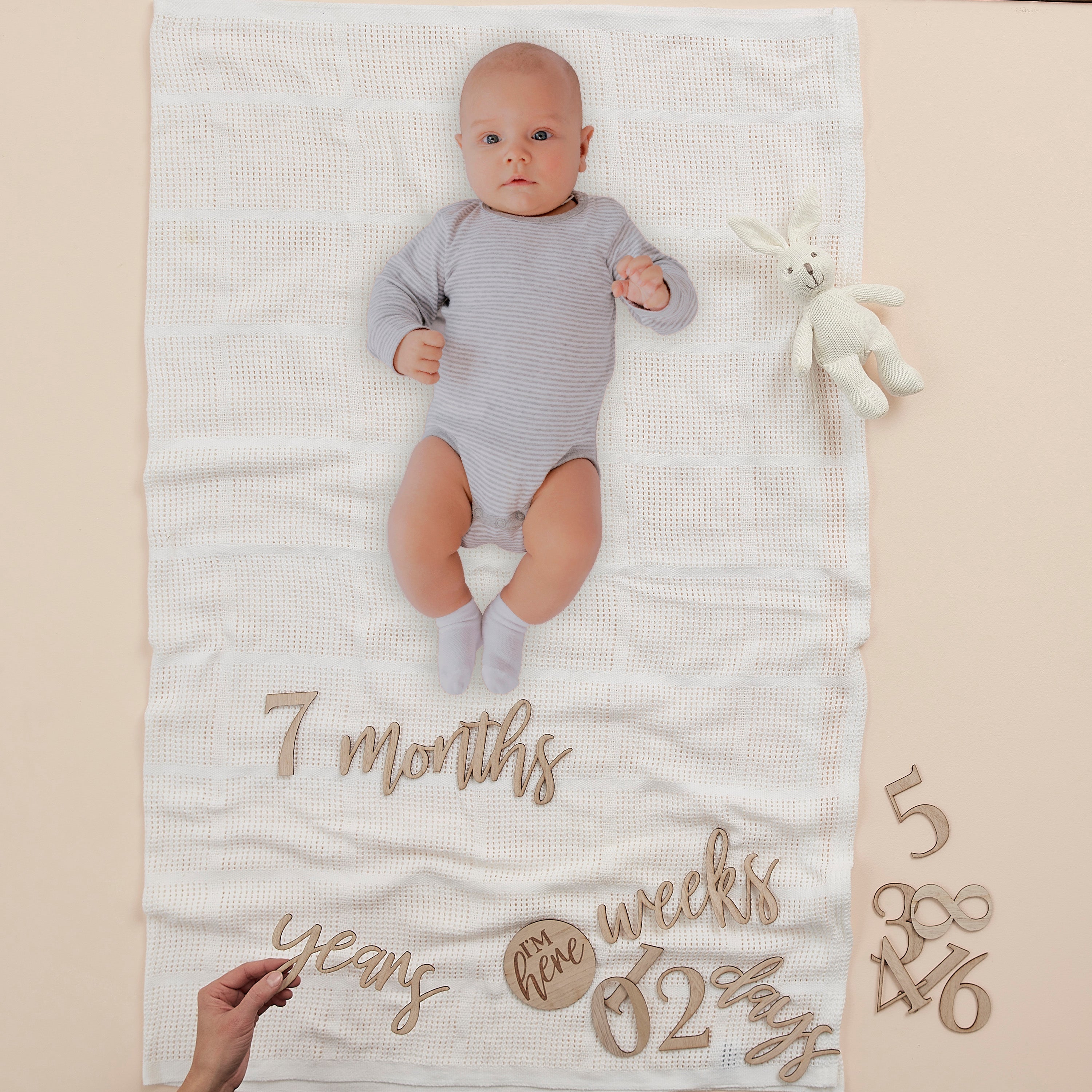 Wooden Pregnancy & Baby Milestone Signs- 5 Inner Pack