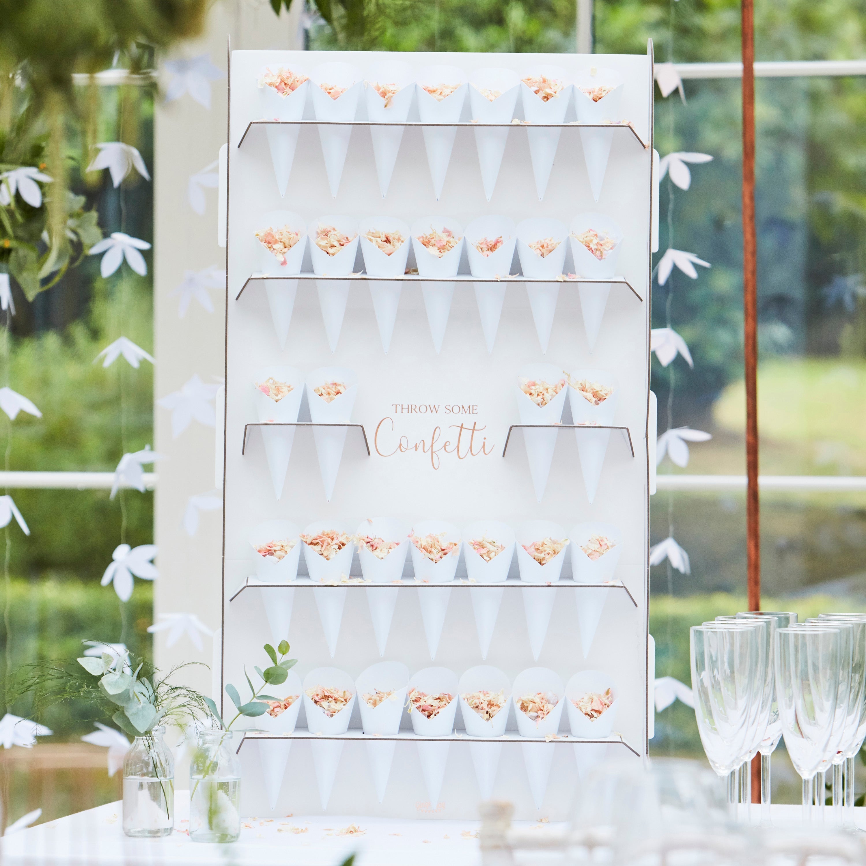 Wedding Confetti Cone Holder Stand & Cones- 5 Inner Pack