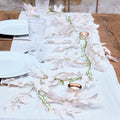 Guirlande de ruscus rose et feuillage vert