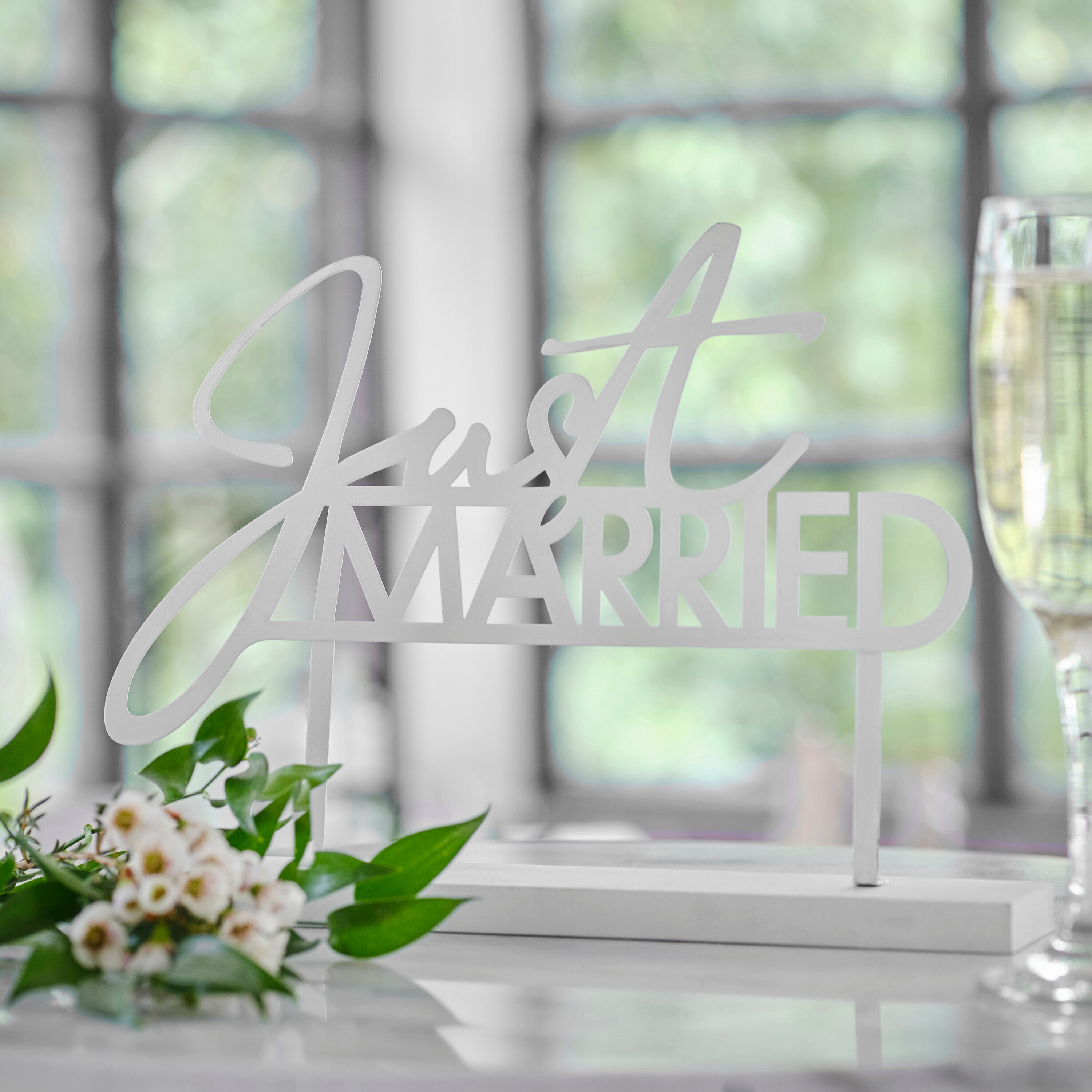 Just Married Wedding Table Sign- 5 Inner Pack