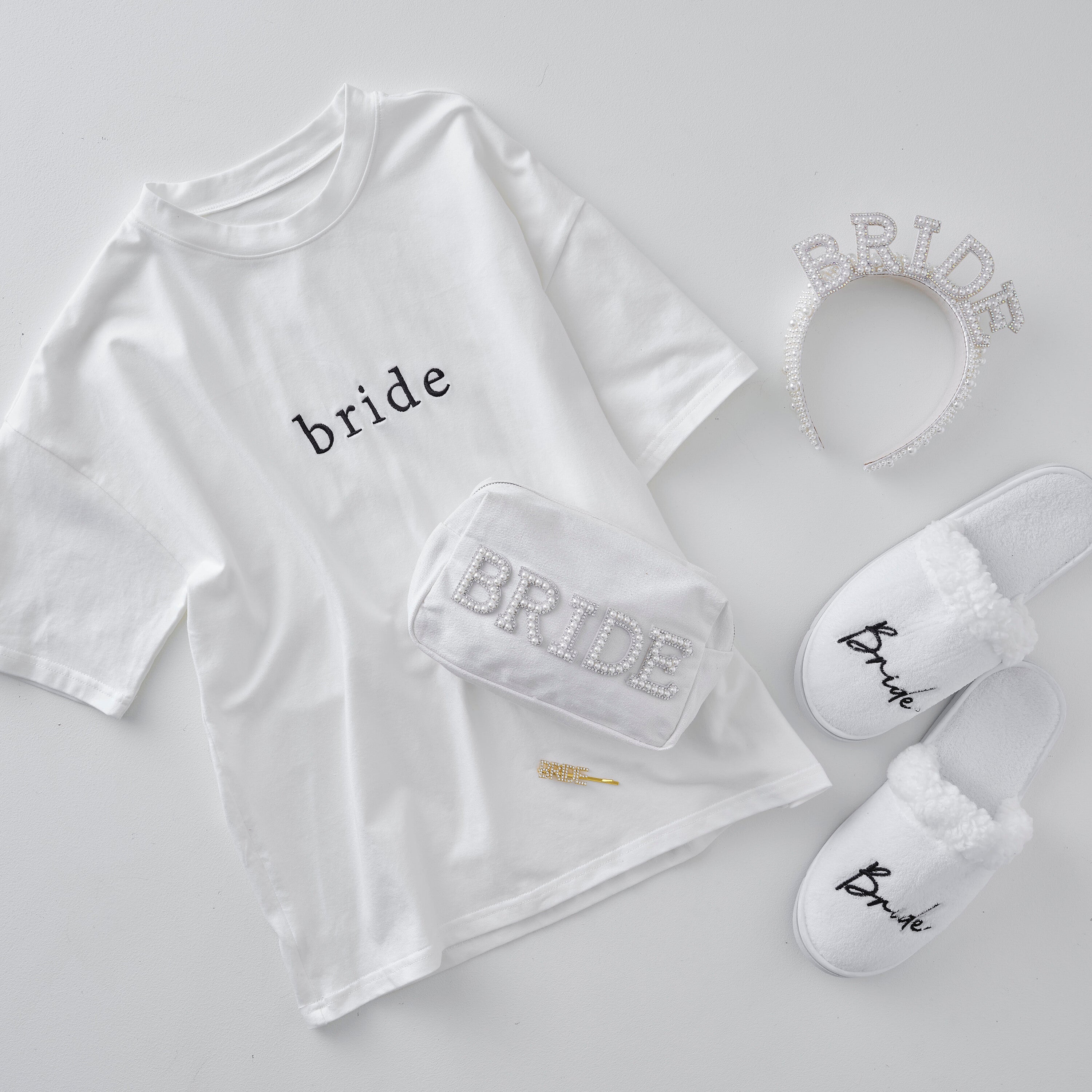 White Embroidered Bride Dressing Gown- 5 Inner Pack