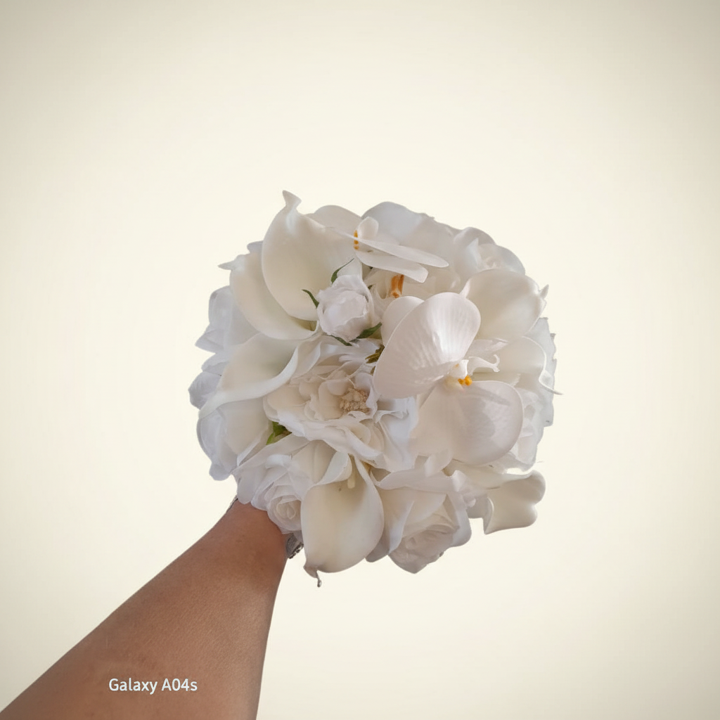 Lyla Collection Bouquet - Ivory Background