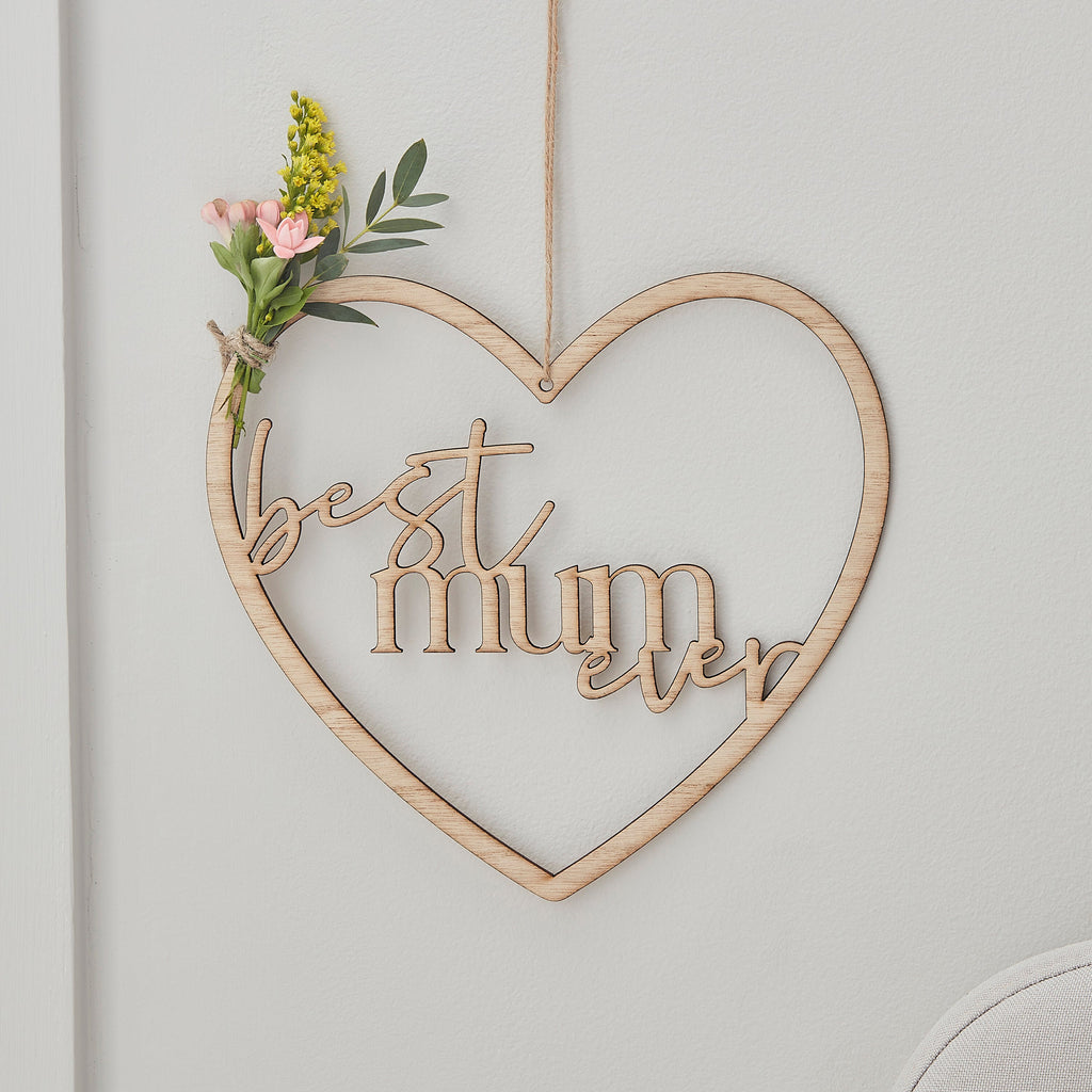 Wooden Best Mum Ever Heart Wreath