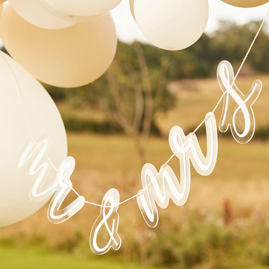 Mr & Mrs Acrylic Wedding Bunting- 5 Inner Pack