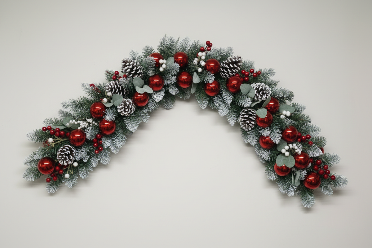 Red & White Christmas Garland